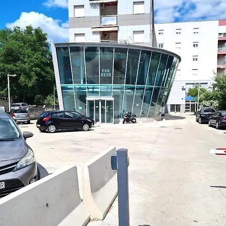 Lux 303 Апартаменты *